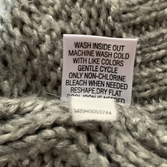 Apt. 9 gray and silver sweater.  Drop sleeve.  Open front.  Open weave.  Size M - Picture 4 of 10